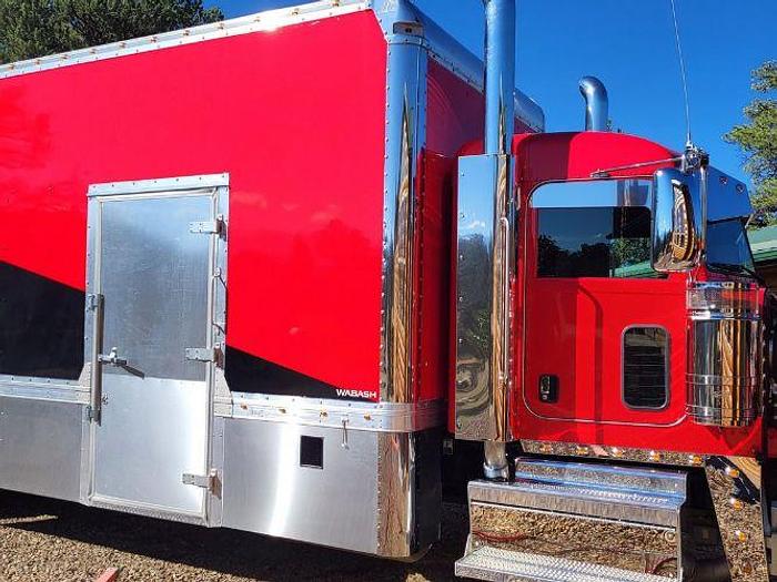 Used 2022 Peterbilt 389 Toterhome