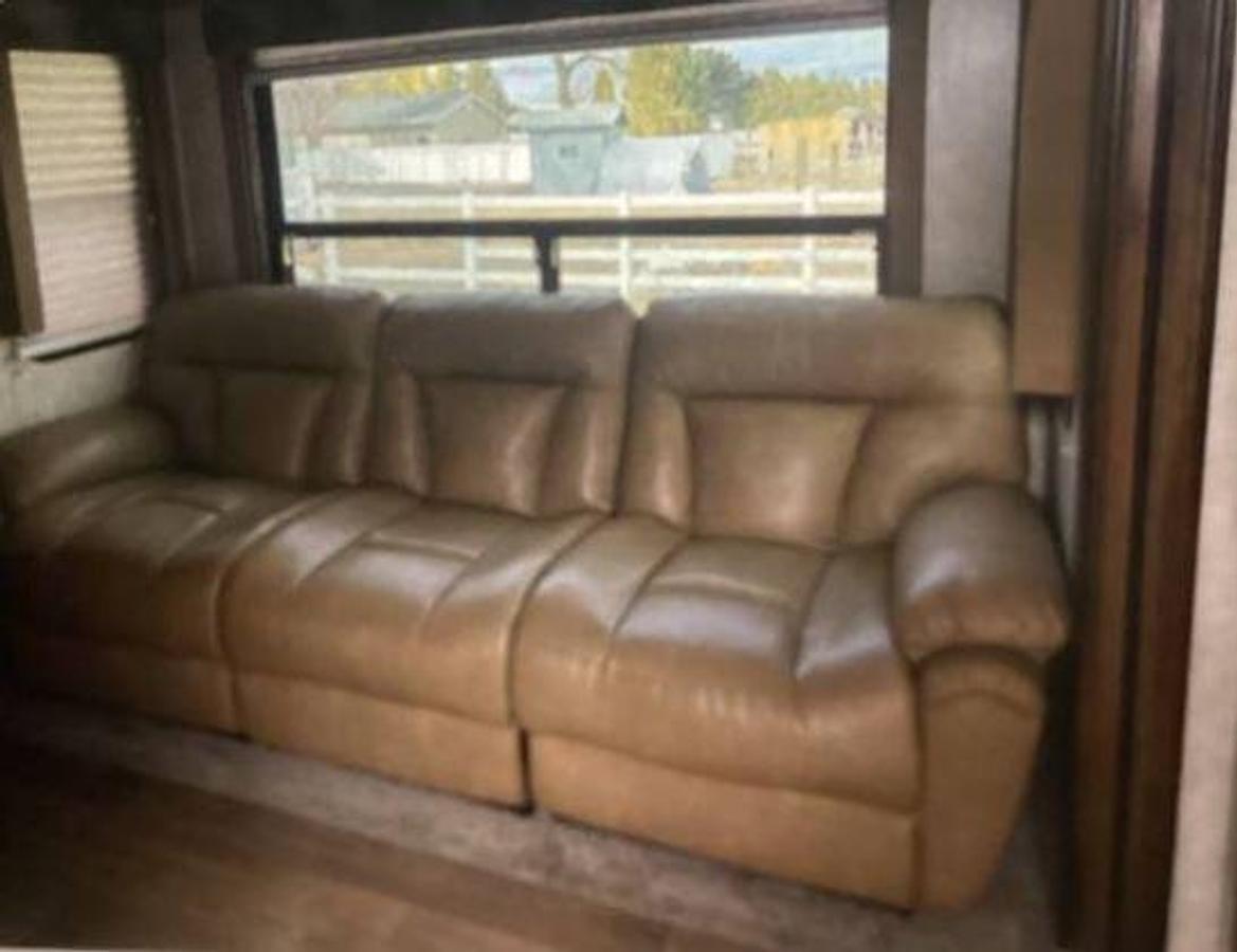 Used 2016 Keystone Carbon Toyhauler