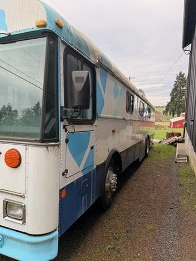 Used 2005 Thomas Transit Bus