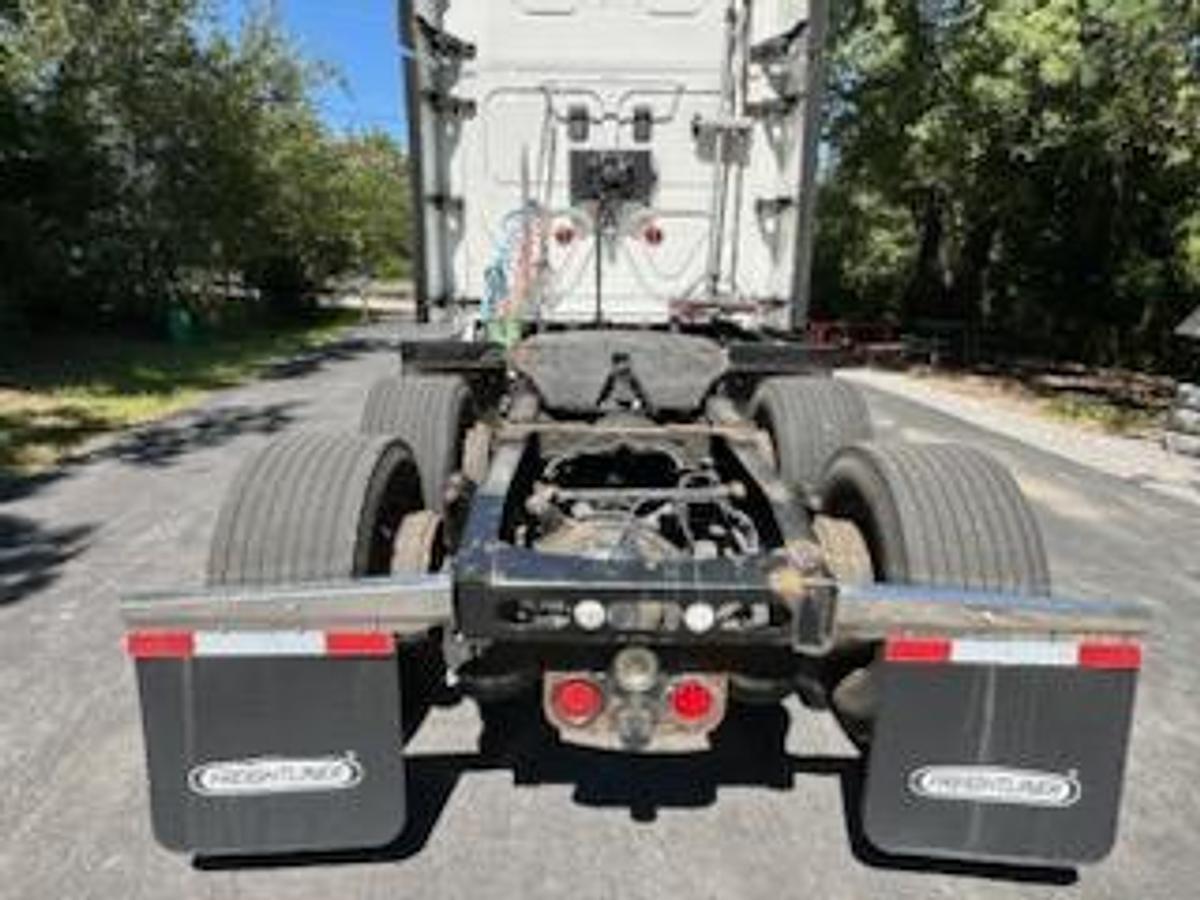 Used 2013 Freightliner Cascadia 125