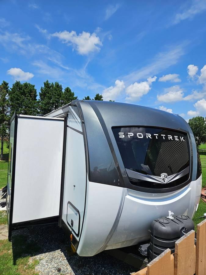Used 2025 Venture Sportrek