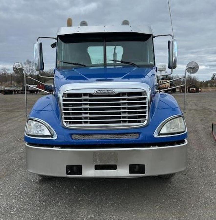 Used 2017 Freightliner Columbia 120