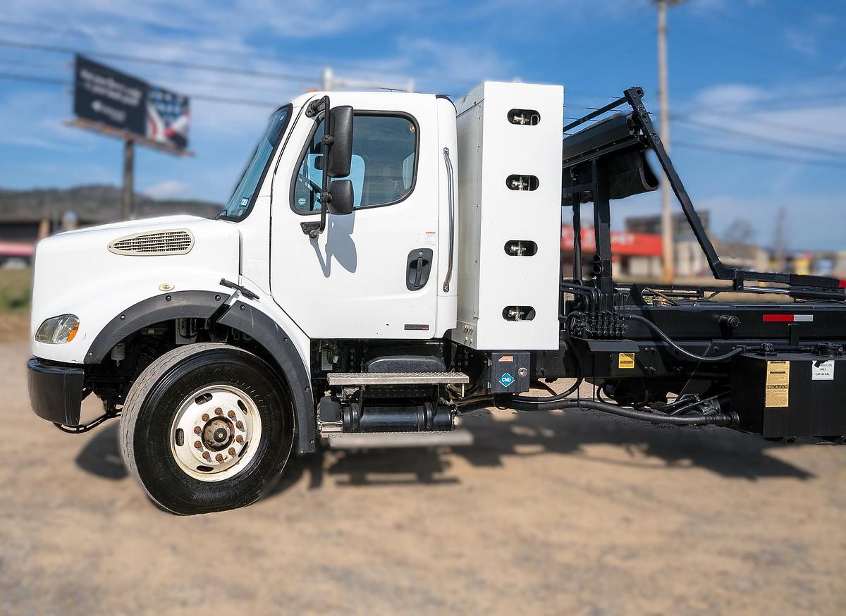 Used 2014 Freightliner Business Class M2 112