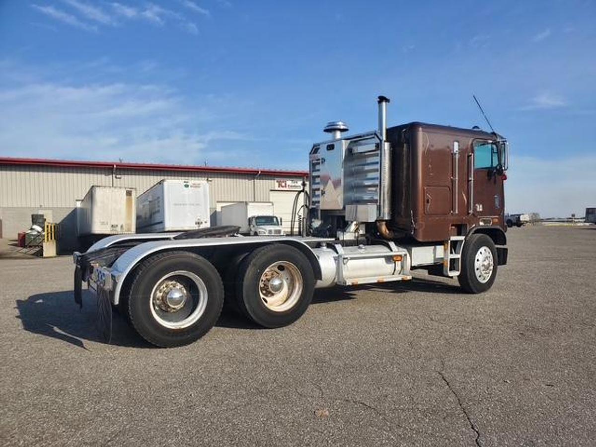 Used 1985 Freightliner Cab Over