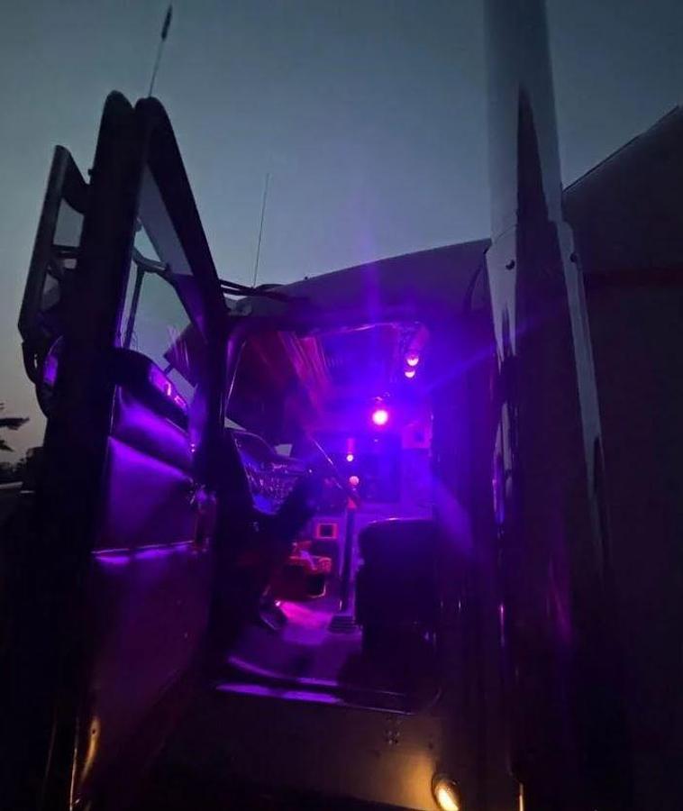 Used 2002 Kenworth W900