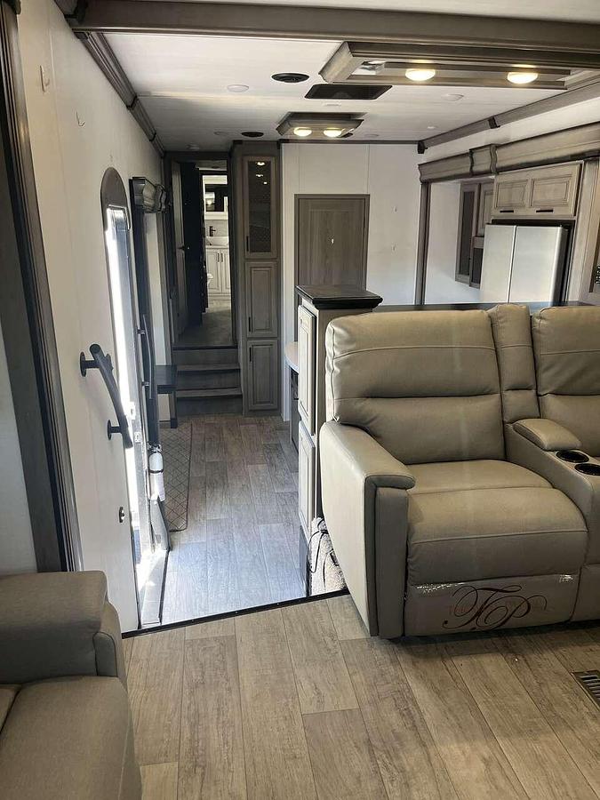 Used 2022 Keystone Montana 3761FL