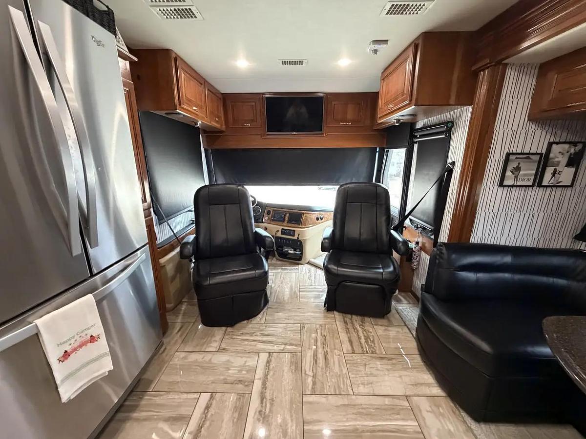Used 2018 Fleetwood Discovery LXE 40G