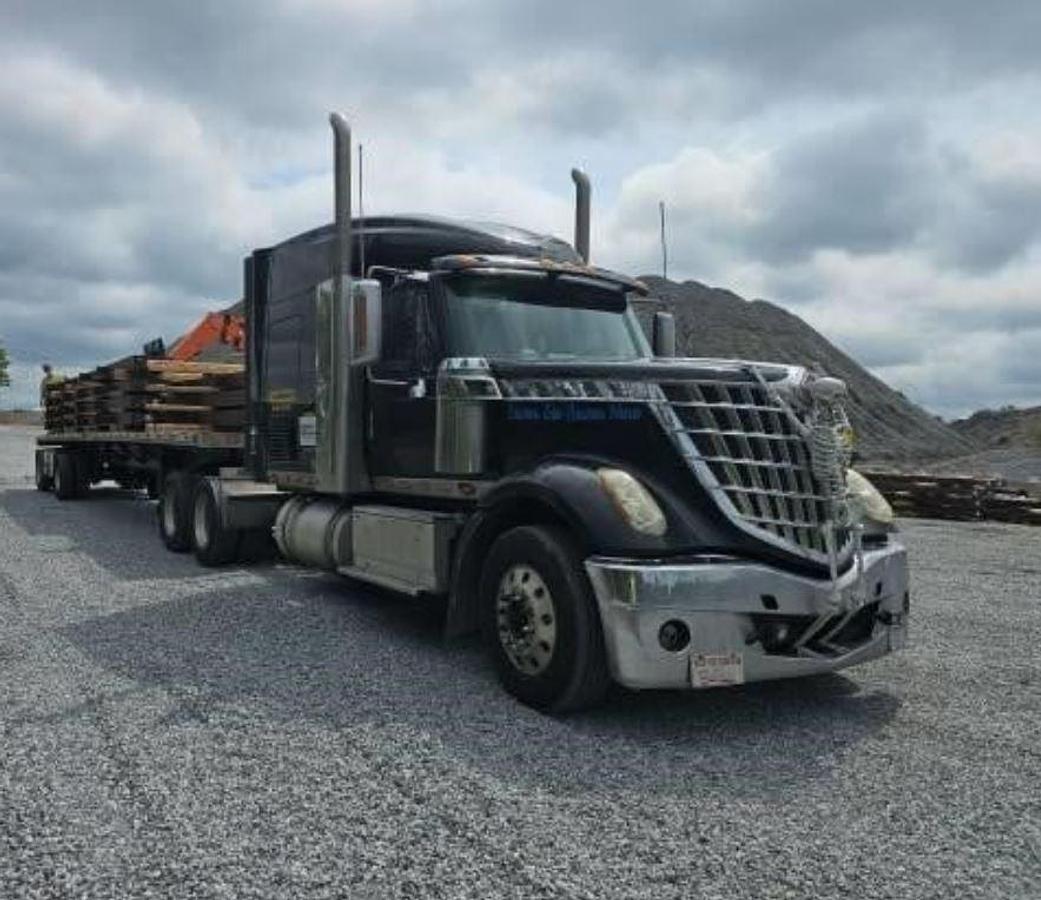 Used 2016 International Lonestar Sleeper Semi Truck