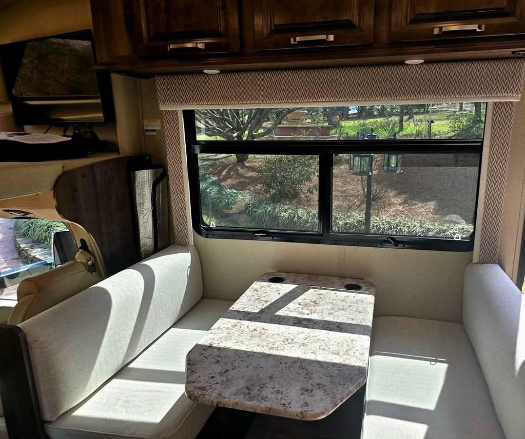 Used 2019 Entegra Esteem 31l