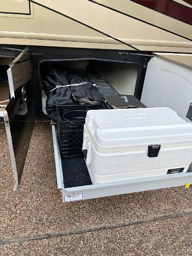 Used 2016 Fleetwood Discovery 40G