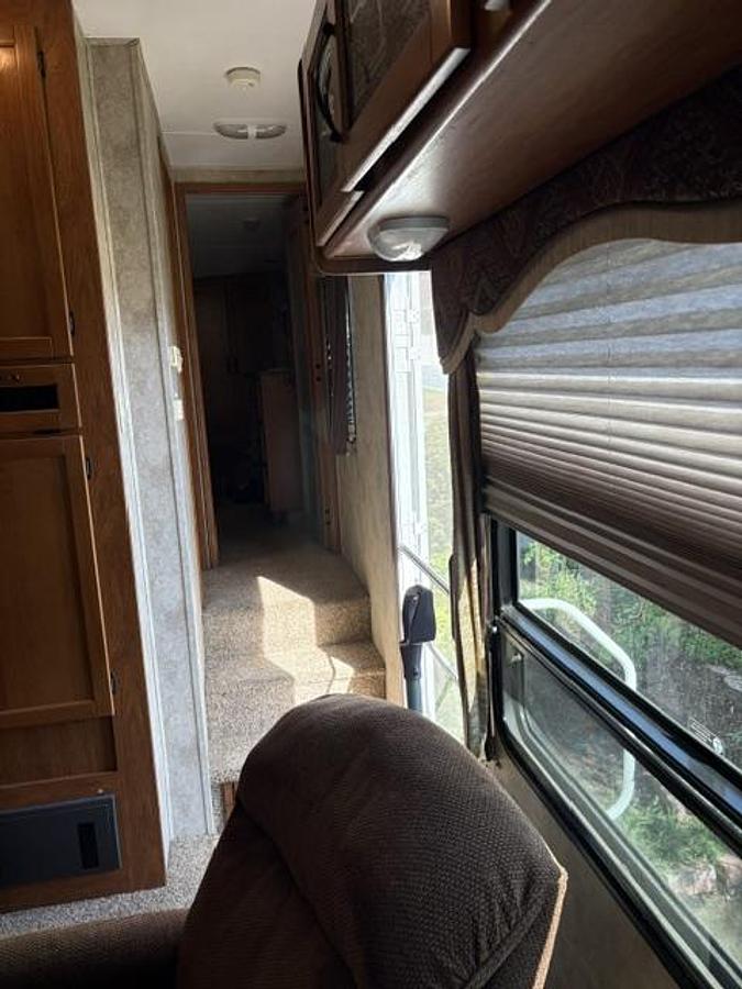 Used 2010 Keystone Montana Mountaineer Fifth Wheel