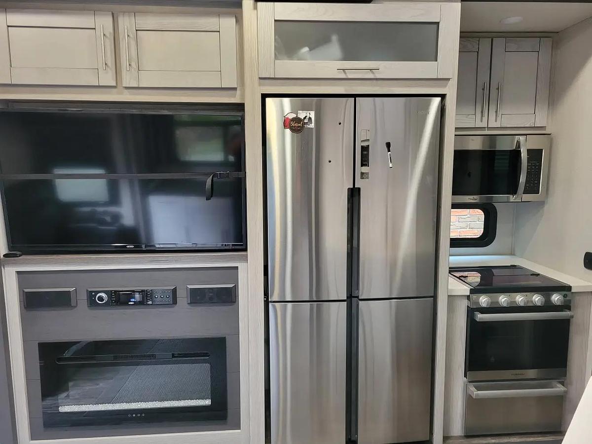 Used 2021 Keystone Fuzion 379 Toy Hauler Fifth Wheel