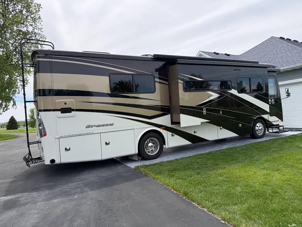 Used 2021 Tiffin Motorhomes Allegro Breeze 33BR Class A Motorhome