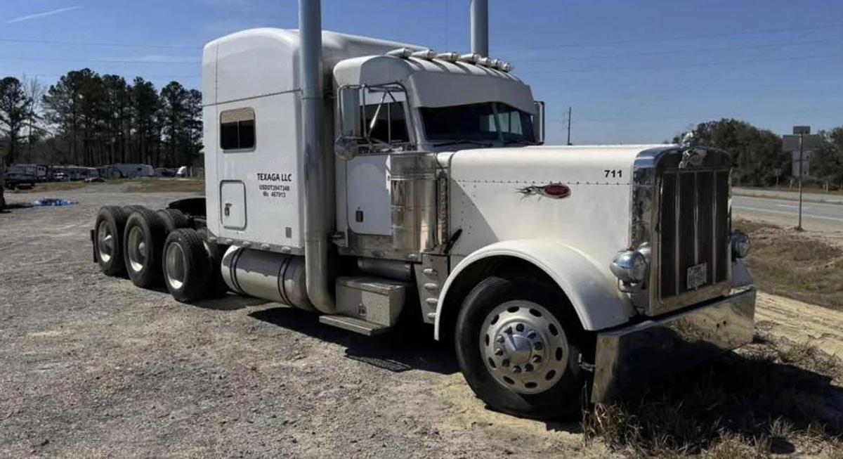 Used 2002 Peterbilt 379 EXHD