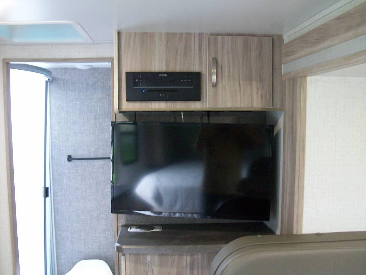 Used 2022 WINNEBAGO MICRO MINNIE FLX