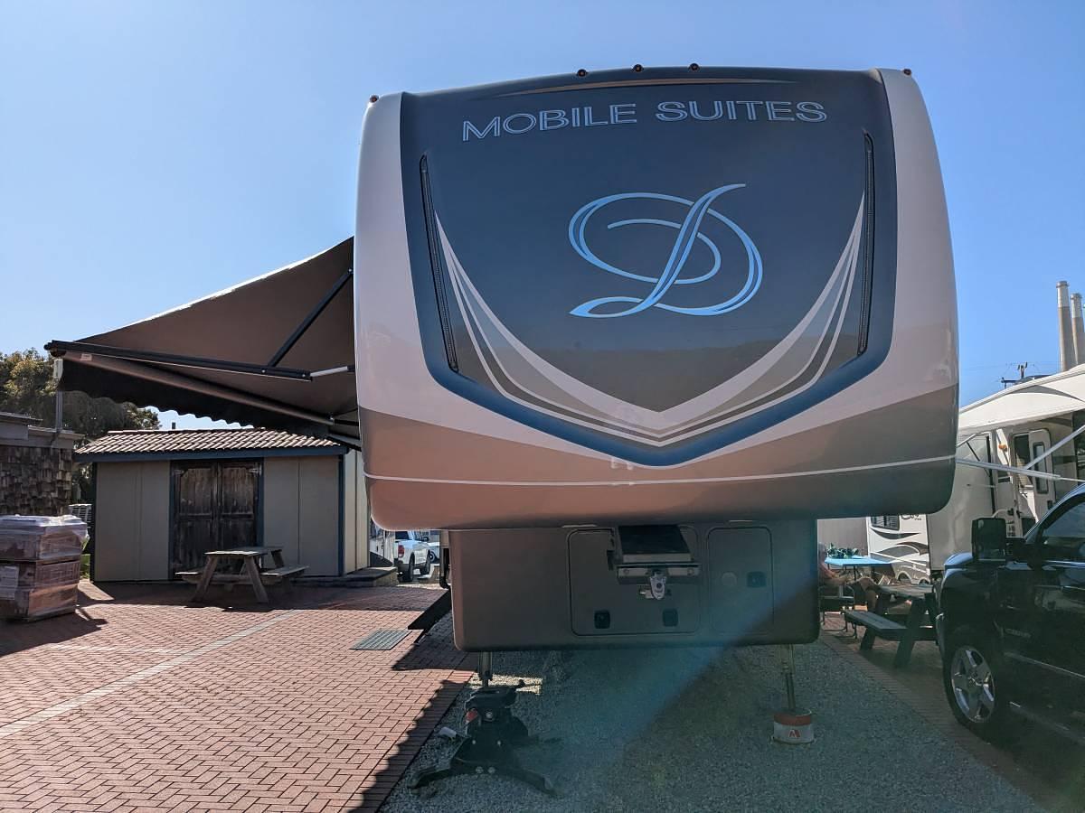 Used 2021 DRV Mobile Suites 41RKDB4