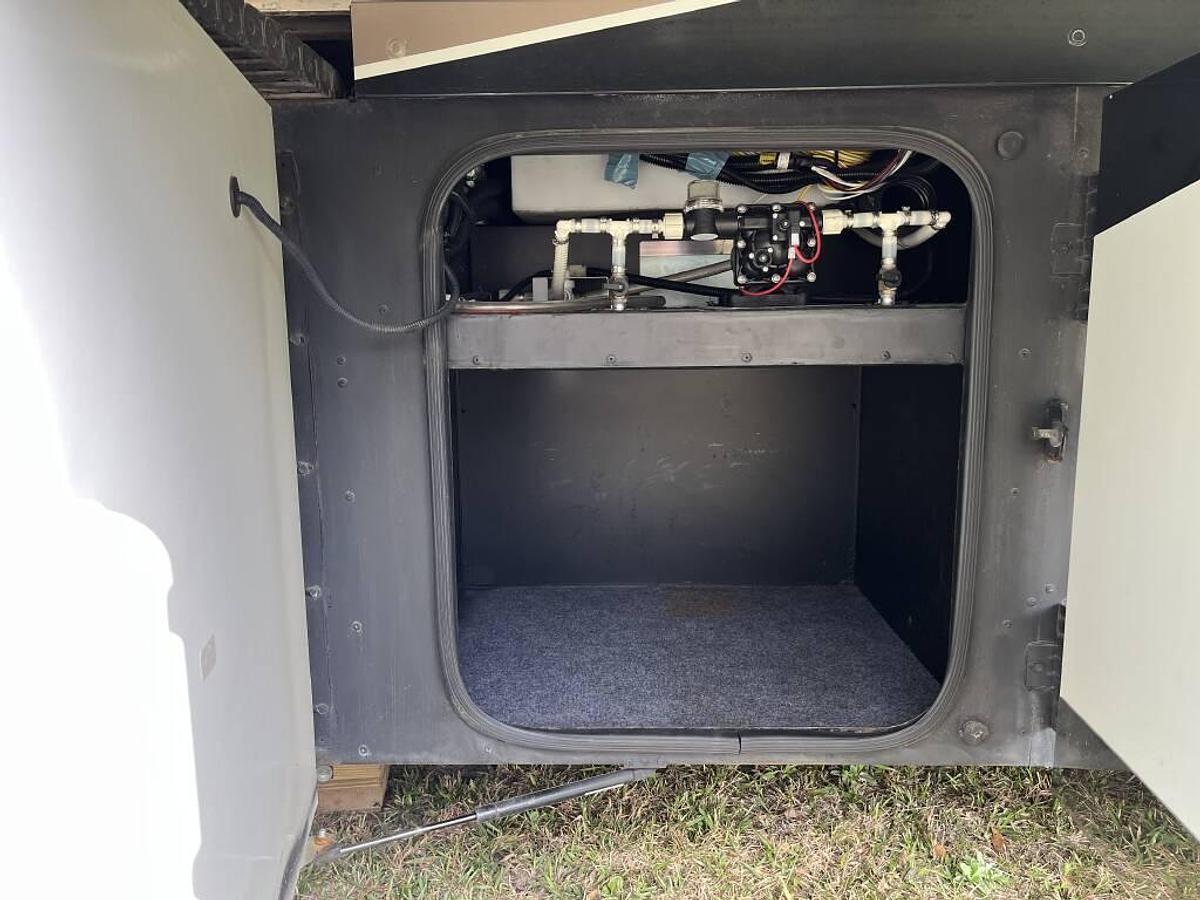 Used 2013 Winnebago Tour 42QD Class A Motorhome