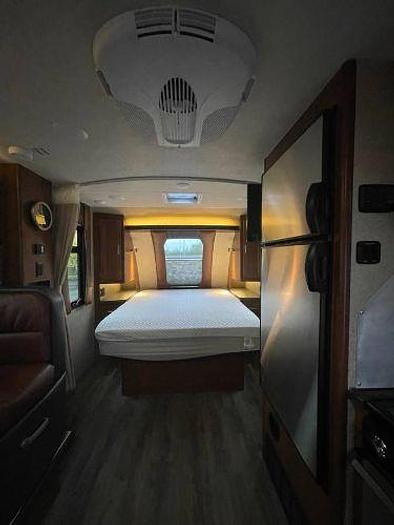 Used 2020 Lance Travel Trailer 1995