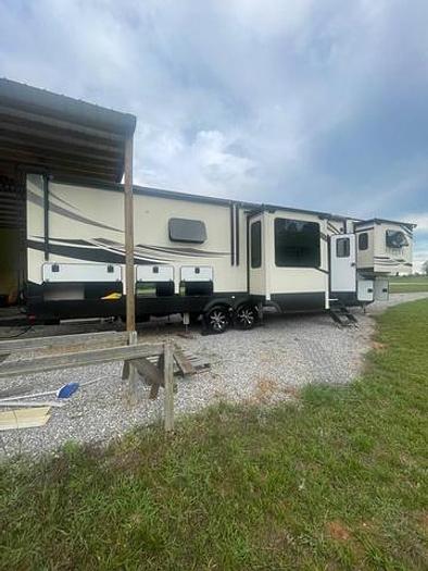 Used 2018 Keystone Alpine 3701FL