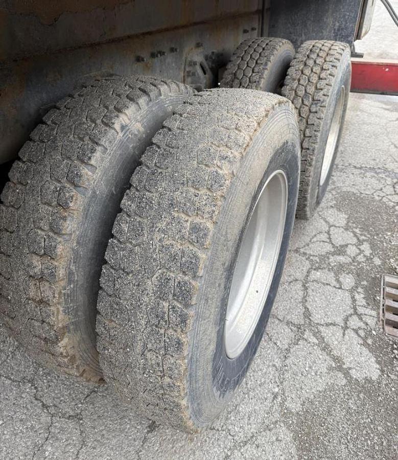 Used 1999 Terex TC4792 Mounted on 1999 Sterling LT7500