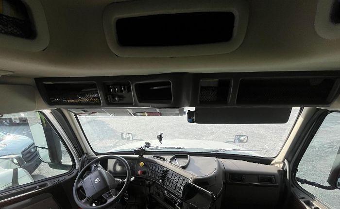 Used 2017 Volvo VNL62T630