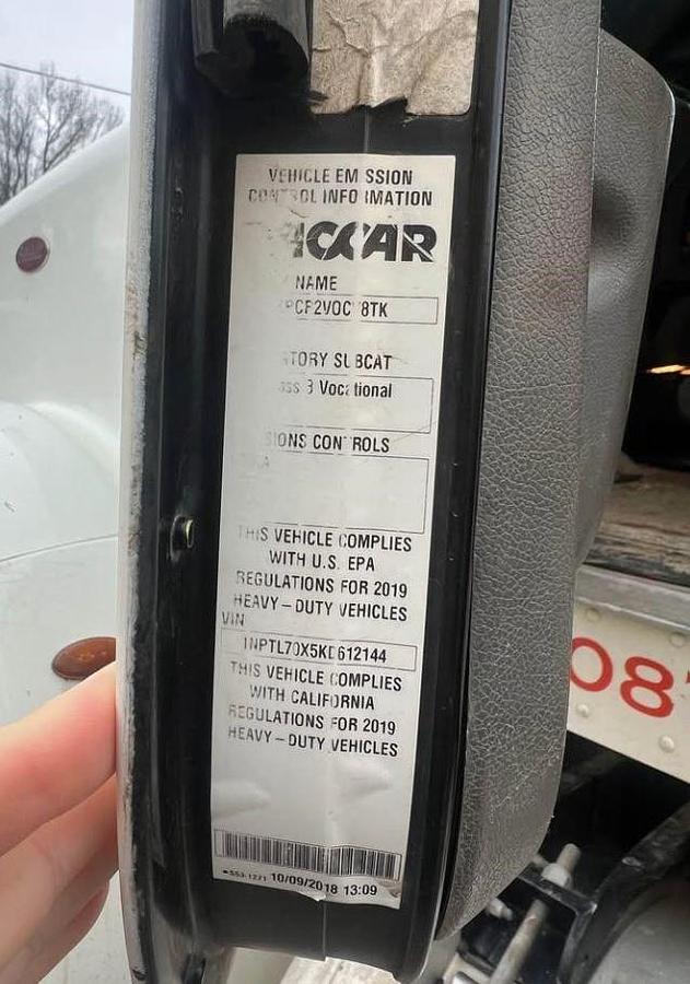 Used 2019 PETERBILT 367 Roll-Off Tow Truck