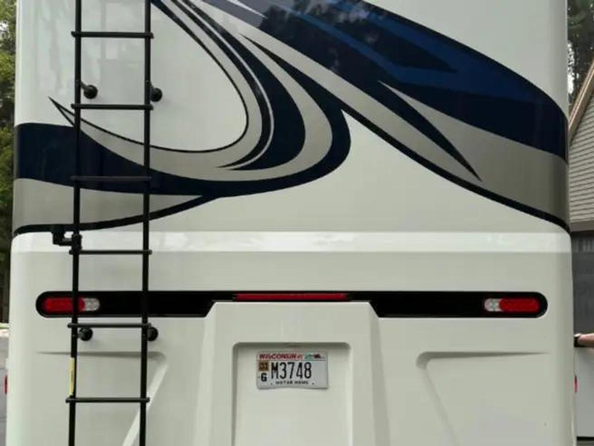 Used 2023 Newmar Bay Star 3629 Class A Motorhome