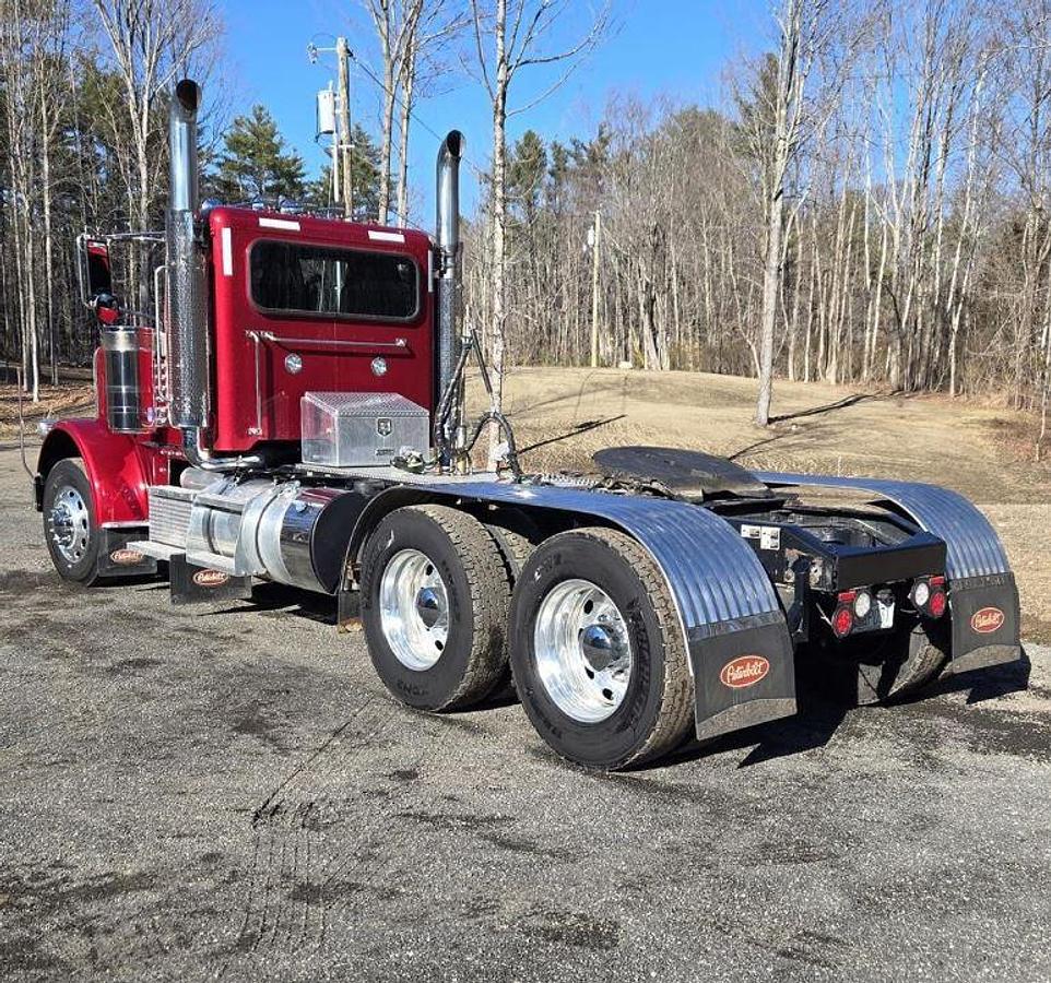 Used 2024 PETERBILT 389 Day Cab