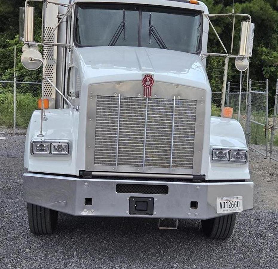 Used 2015 Kenworth T800 Semi Truck