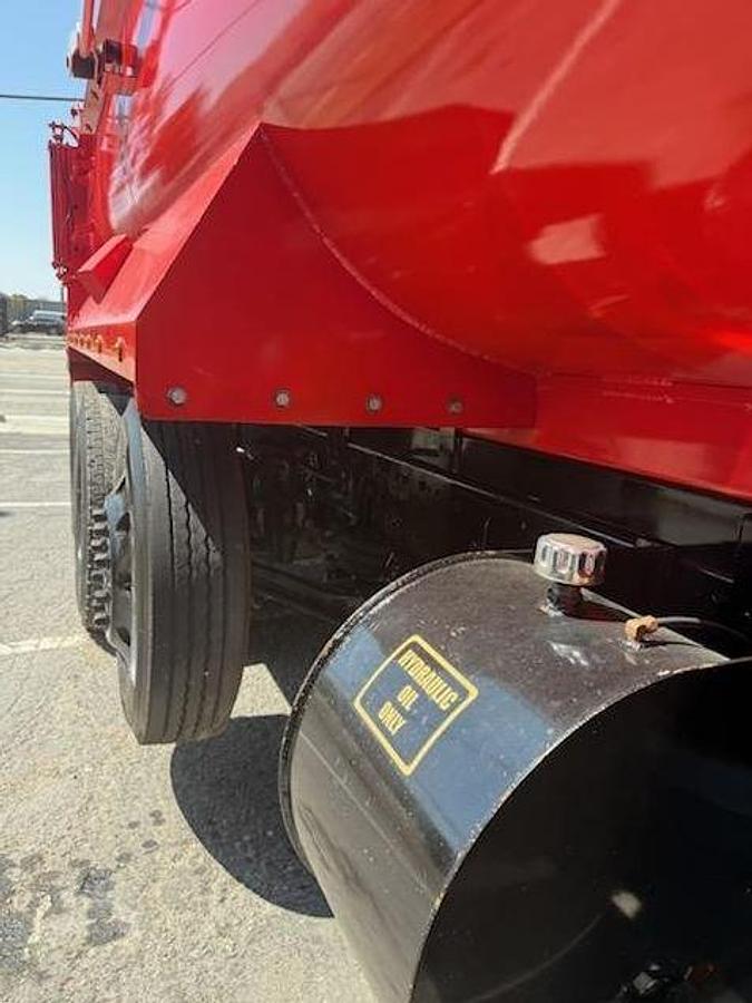 Used 2015 Peterbilt 579 End Dump Truck