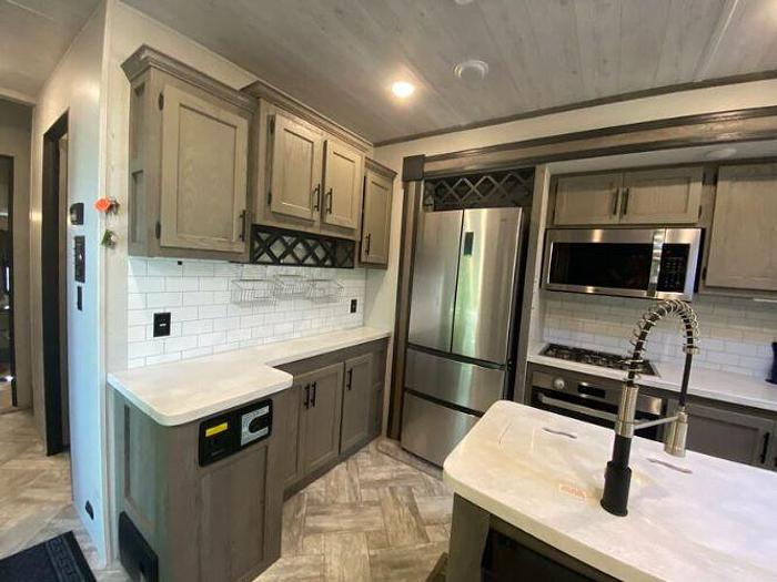 Used 2021 Keystone Residence 401LOFT