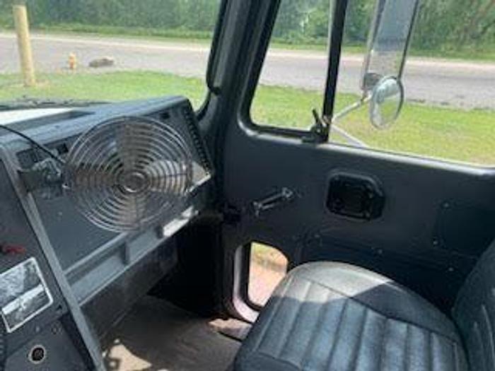 Used 1998 Mack CL713