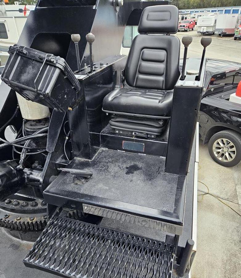 Used 2003 Peterbilt 357 Crane