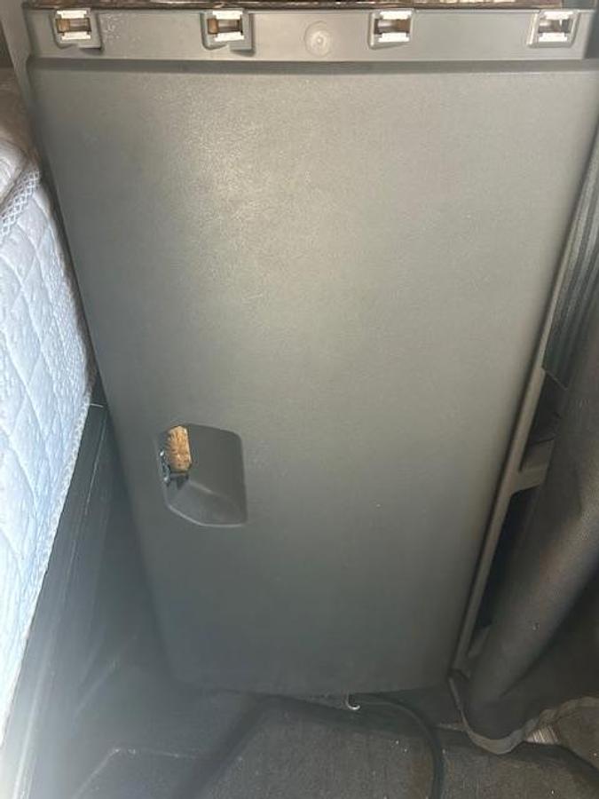 Used 2023 VOLVO VNL64T760 Sleeper Semi Truck