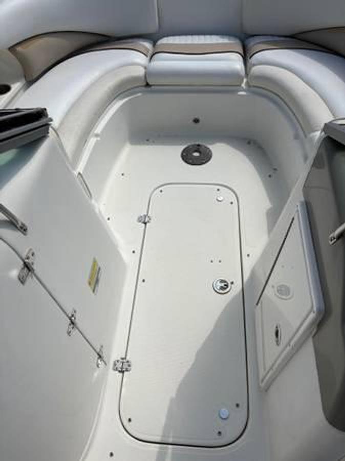Used 2007 Caravelle 21' Deck Boat