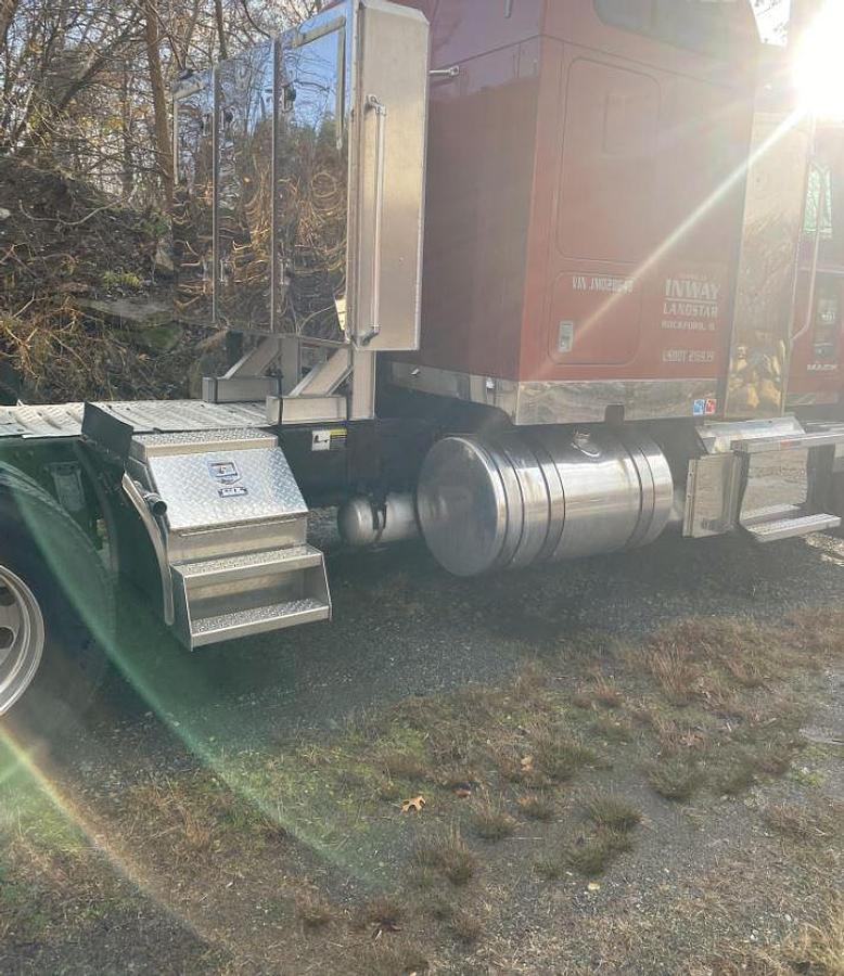 Used 2018 Mack Pinnacle CHU613 Sleeper Truck