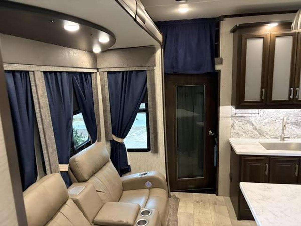 Used 2020 Grand Design Momentum 349m