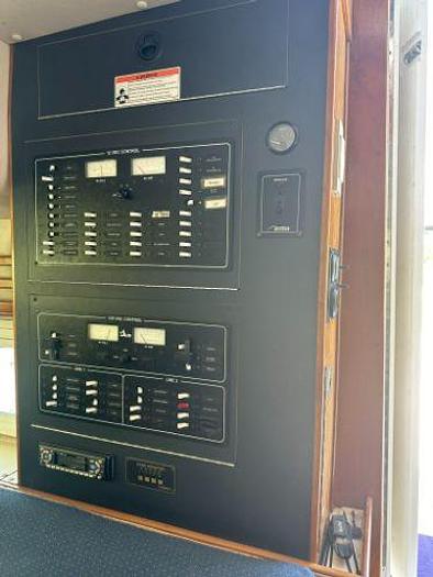 Used 2007 Albin Command Bridge 35