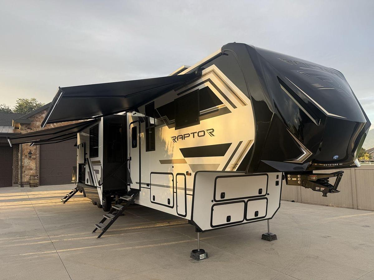 Used 2025 Keystone Raptor 433 Toy Hauler Fifth Wheel