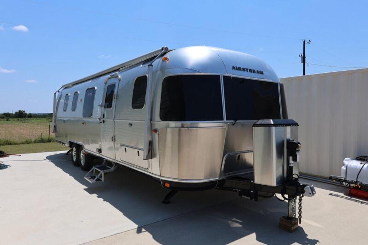 Used 2021 Airstream Classic 33FB Travel Trailer