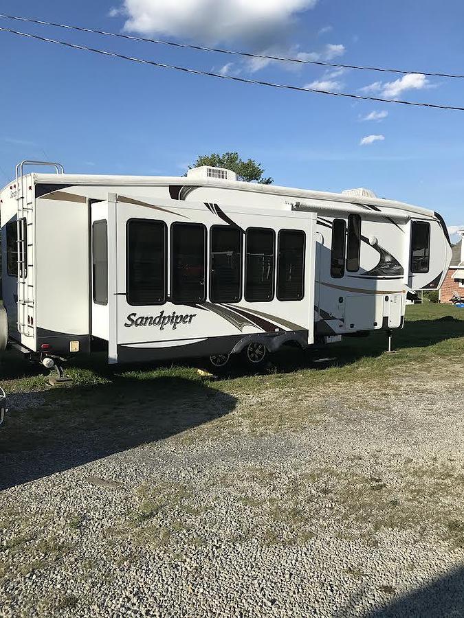 Used 2013 Forest River Sandpiper 315RE Fifth Wheel