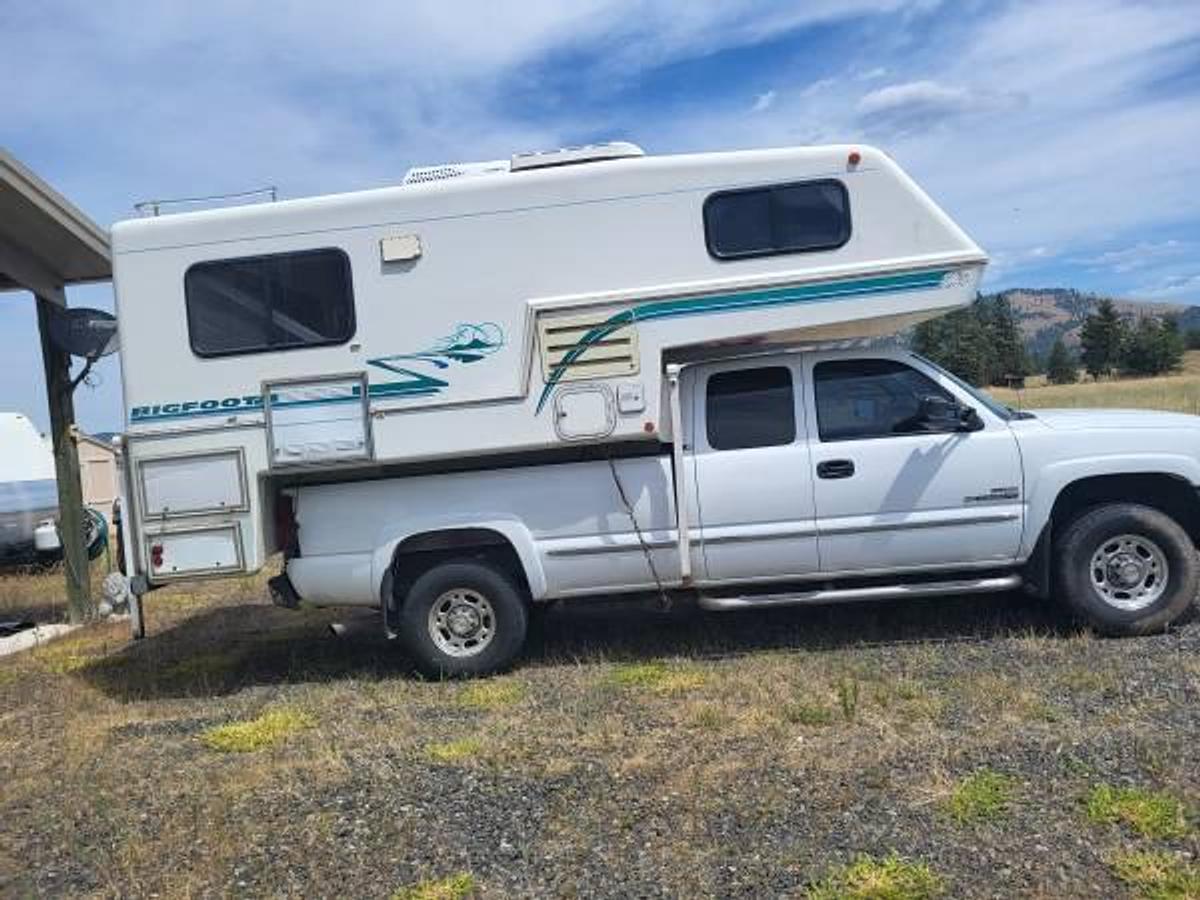 Used 1996 Bigfoot Pickup Camper