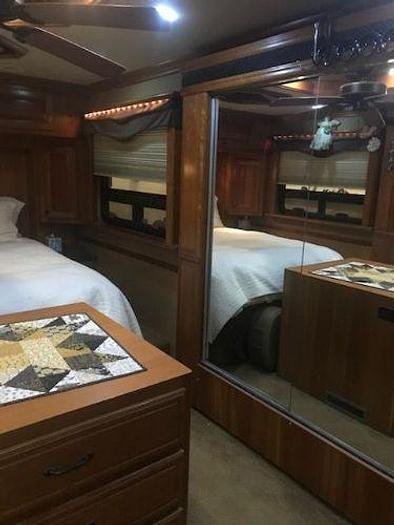 Used 2007 Fore Travel Phenix 45.