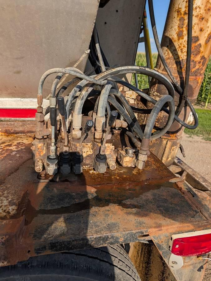 Used 2005 CEI Pacer 24 Ton Feed Trailer