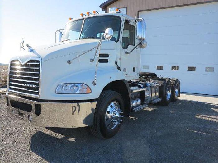 Used 2015 Mack Pinnacle CXU613