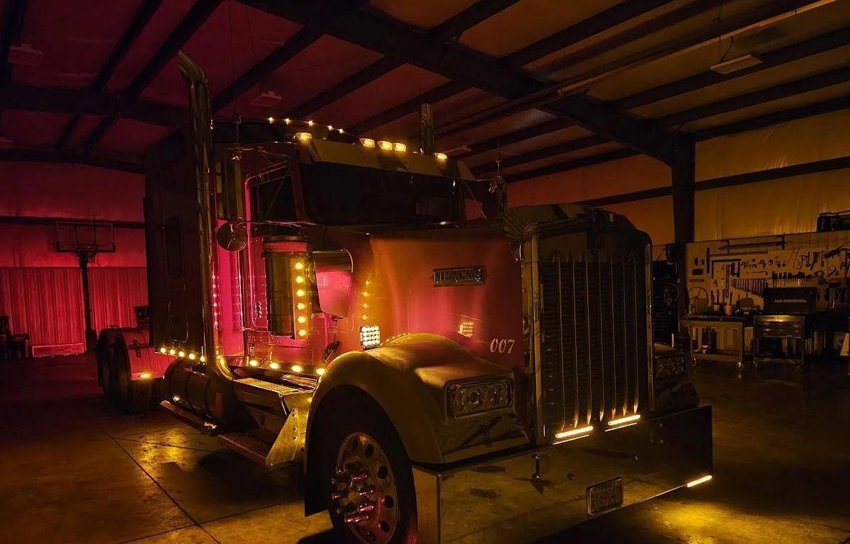 Used 2007 Kenworth W900L