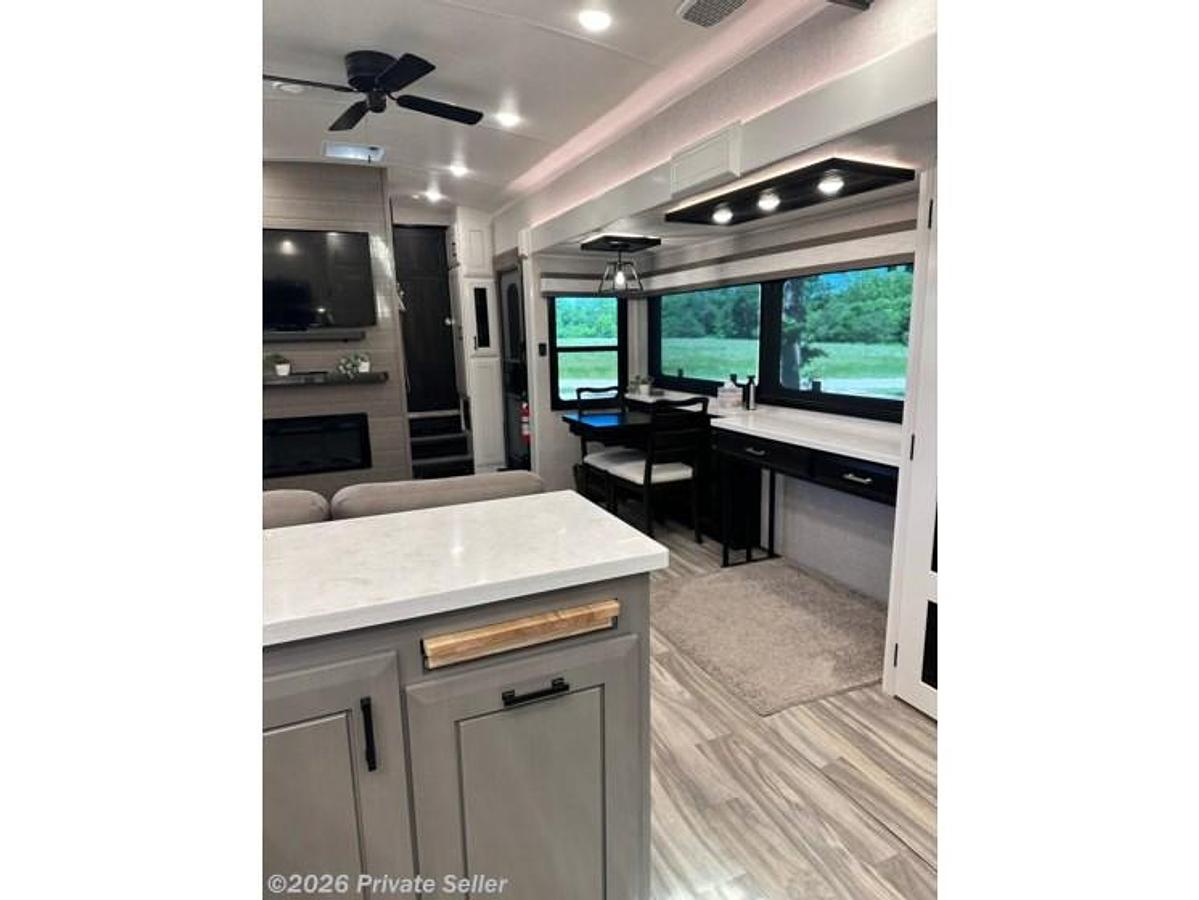 Used 2024 Jayco Pinnacle 38fbrk