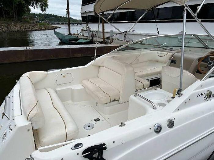 Used 2000 Sea Ray Sundancer 260