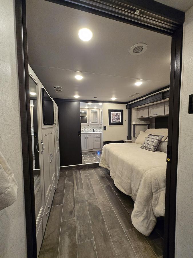 Used 2024 Thor Motorcoach Aria 4000