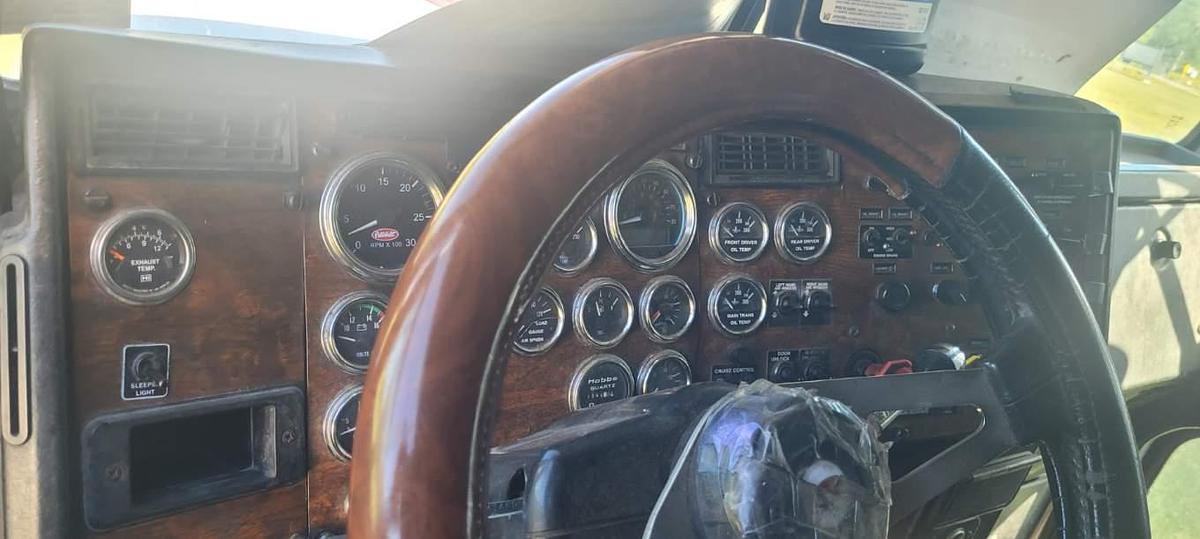 Used 2000 Peterbilt 378